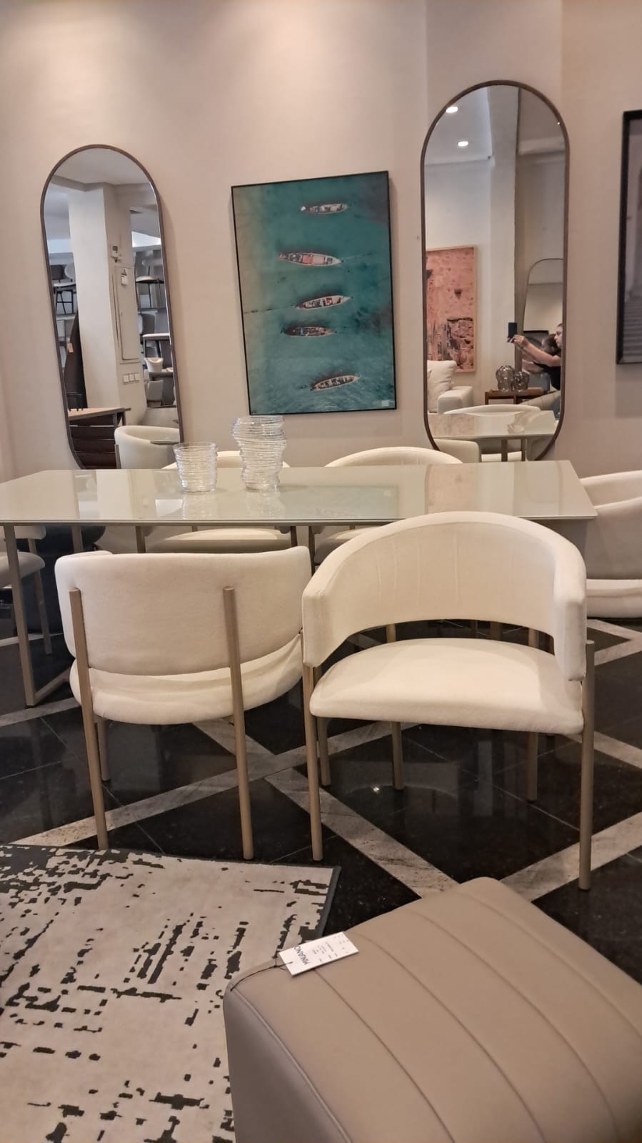 Sofá orgânico com chaise para sala de alto padrão