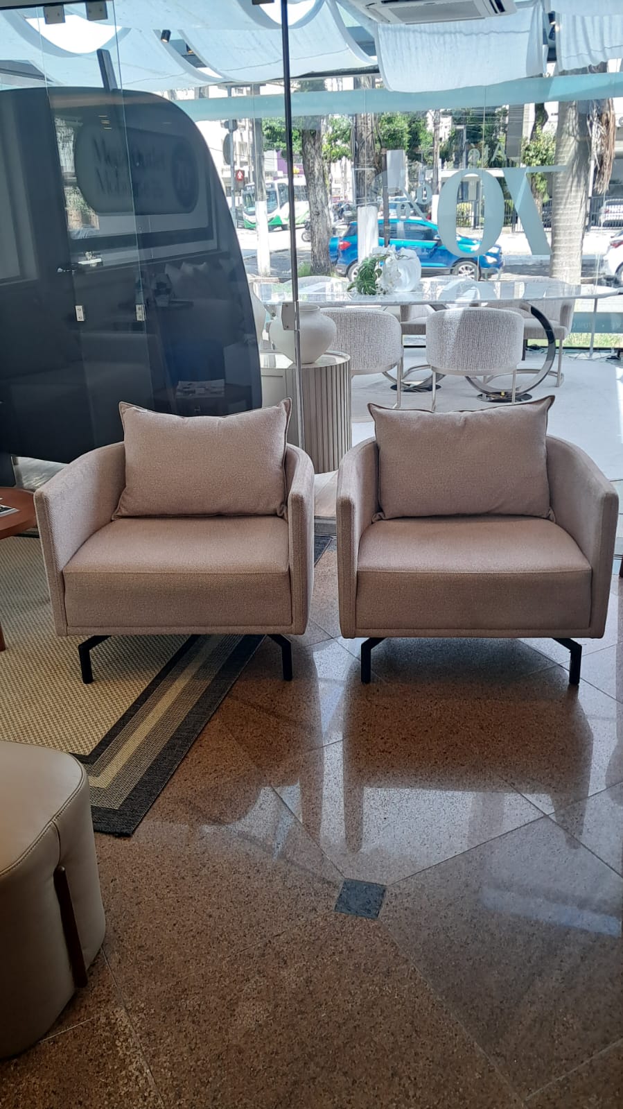 Sofá retrátil e reclinável para ambientes planejados